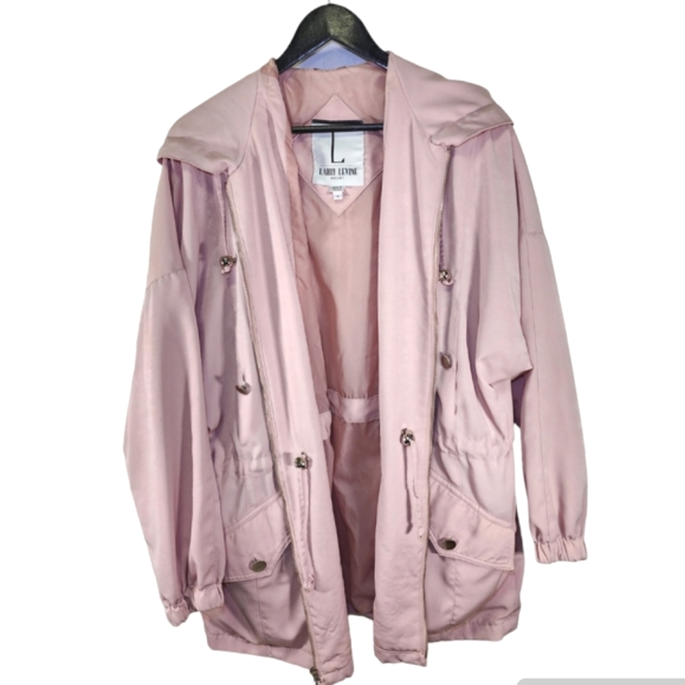 LARRY LAVINE SPORT RAIN JACKET. PALE PINK/SMALL